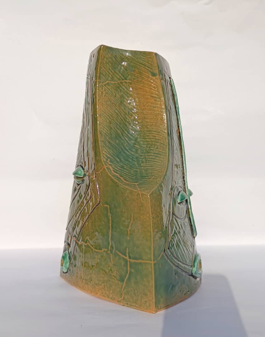 A signature style of Zairean ceramics II(1)